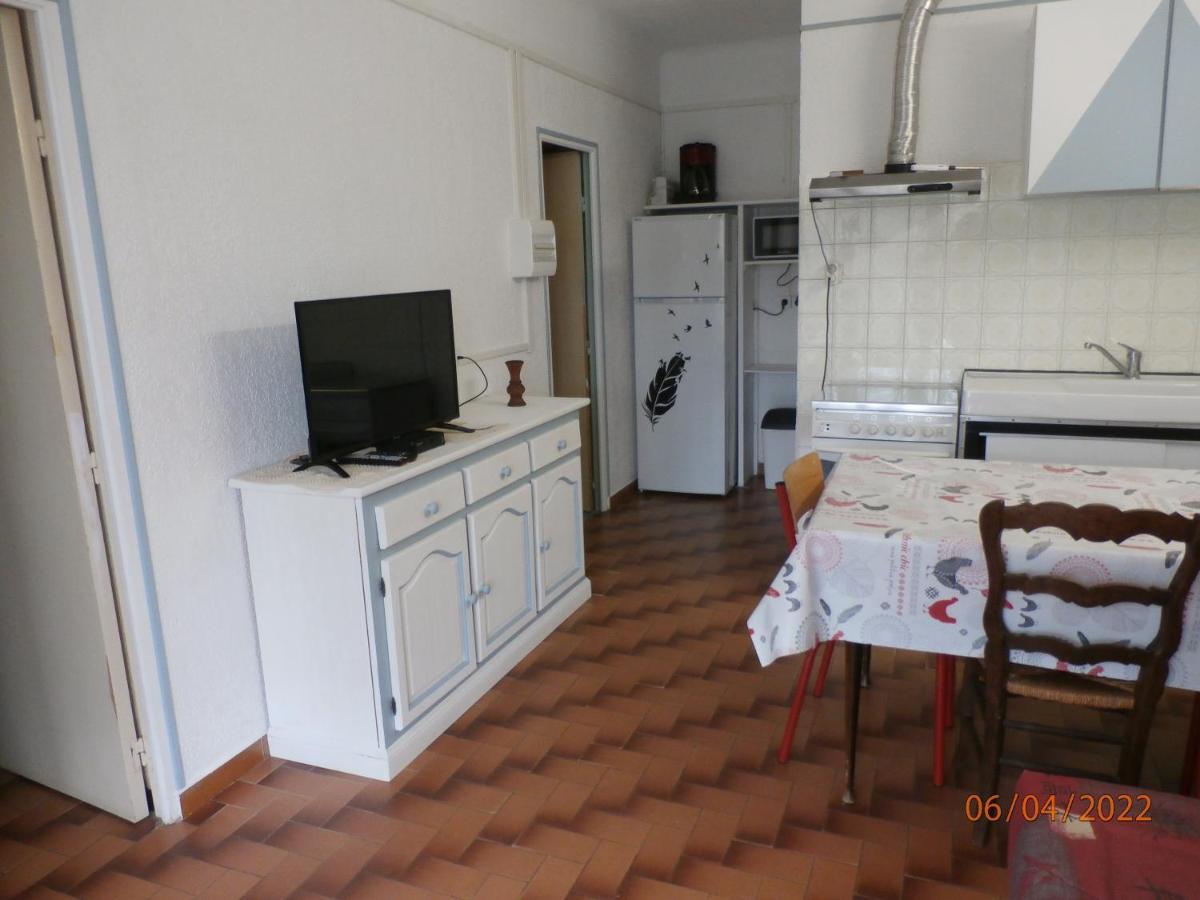 Apartment Location Dans Un Mas Avec Piscine Et Parking